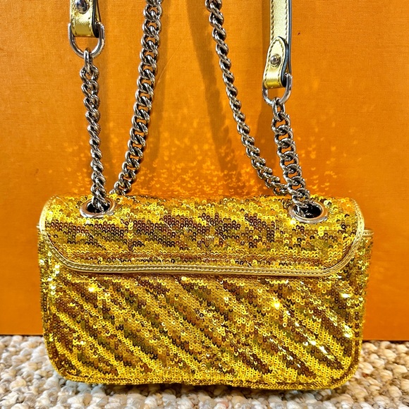 Gucci GG Marmont Mini Gold Sequin Shoulder Bag - Picture 2 of 14